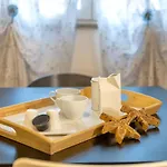 Gabbiano Bianco House بيت للعطل *
