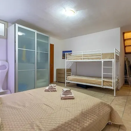 Дом отдыха Gabbiano Bianco House *